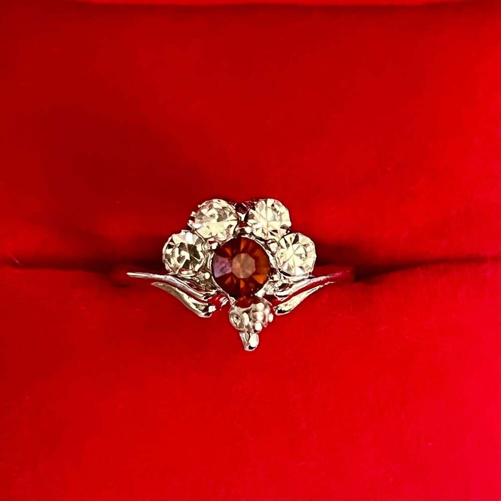 Vintage Sterling  Silver Cluster Ring Garnet Diamond Style Ring Size 6